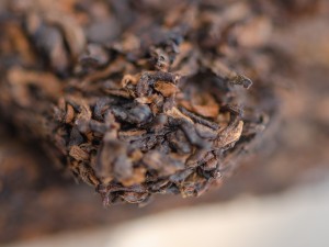 Шу пуэр "Белый Лотос с Золотыми Иглами", Юн Чжень, 2023 г., 200 г. купить в Минске, Шу пуэр (черный)