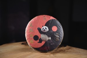 Шу пуэр "Кунг Фу Панда", ф-ка Синь Вэнь, 2024 г., 357 г. купить в Минске, Шу пуэр (черный)