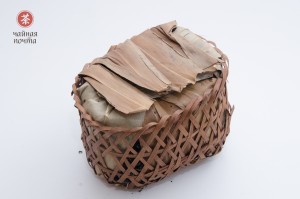 Люань Хэй Ча (Аньхойская Хэй Ча) в корзинке "ААА", 2002 г., Хэй Ча (черный чай)
