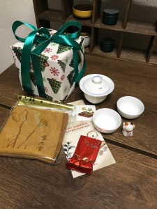 Набор посуды "Лотосы" #4, фарфор, 5 предметов купить в Минске, Варианты подарков с чаем