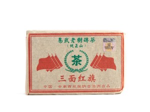 Шэн пуэр "Три Красных Знамени" (Иу Сань Мянь Хун Ци), 250 г., 2002г. купить в Минске, Шэн пуэр (зеленый)